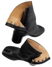 Maison Margiela Tabi Ankle Boots In Black 207189